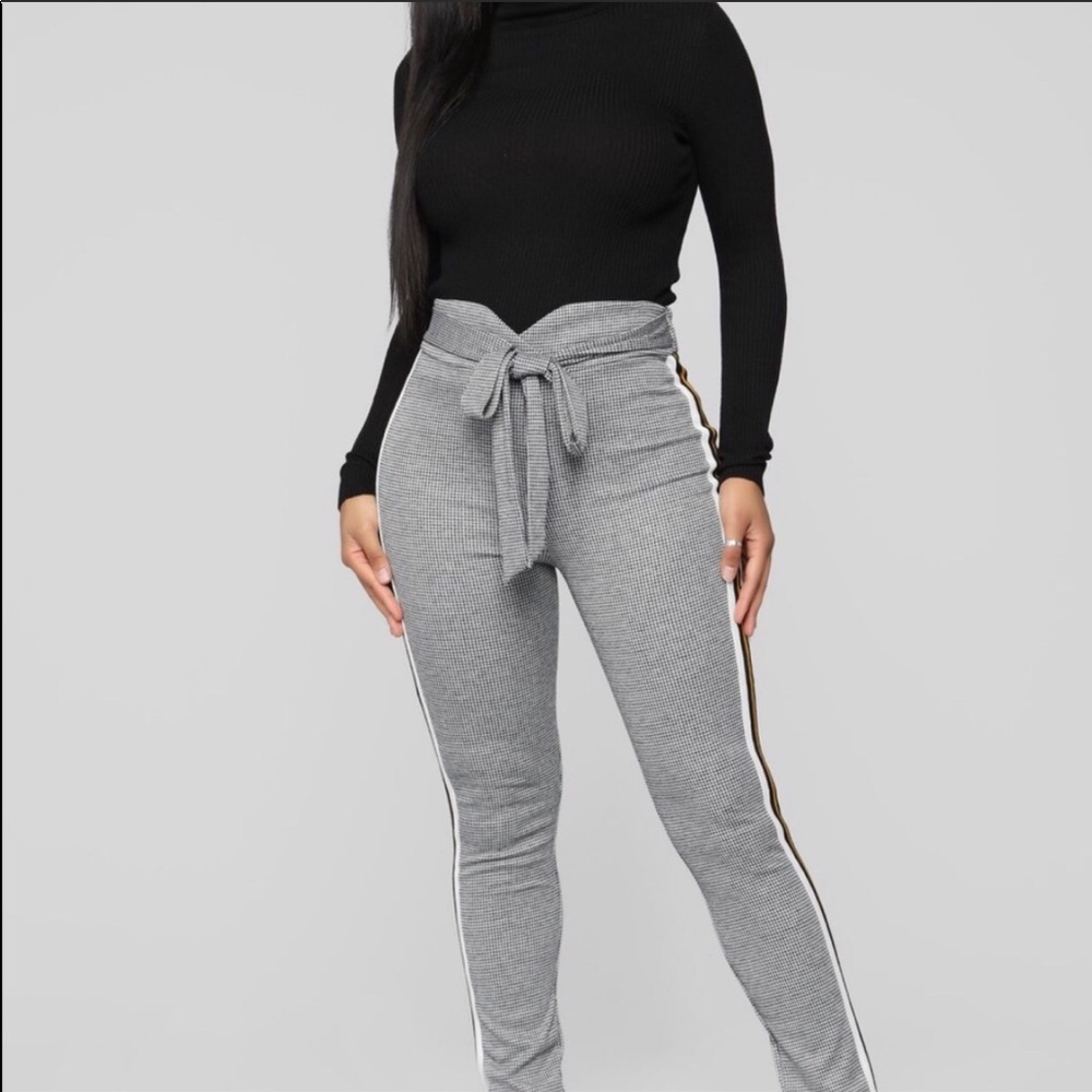 Like clock work plaid pants - grey